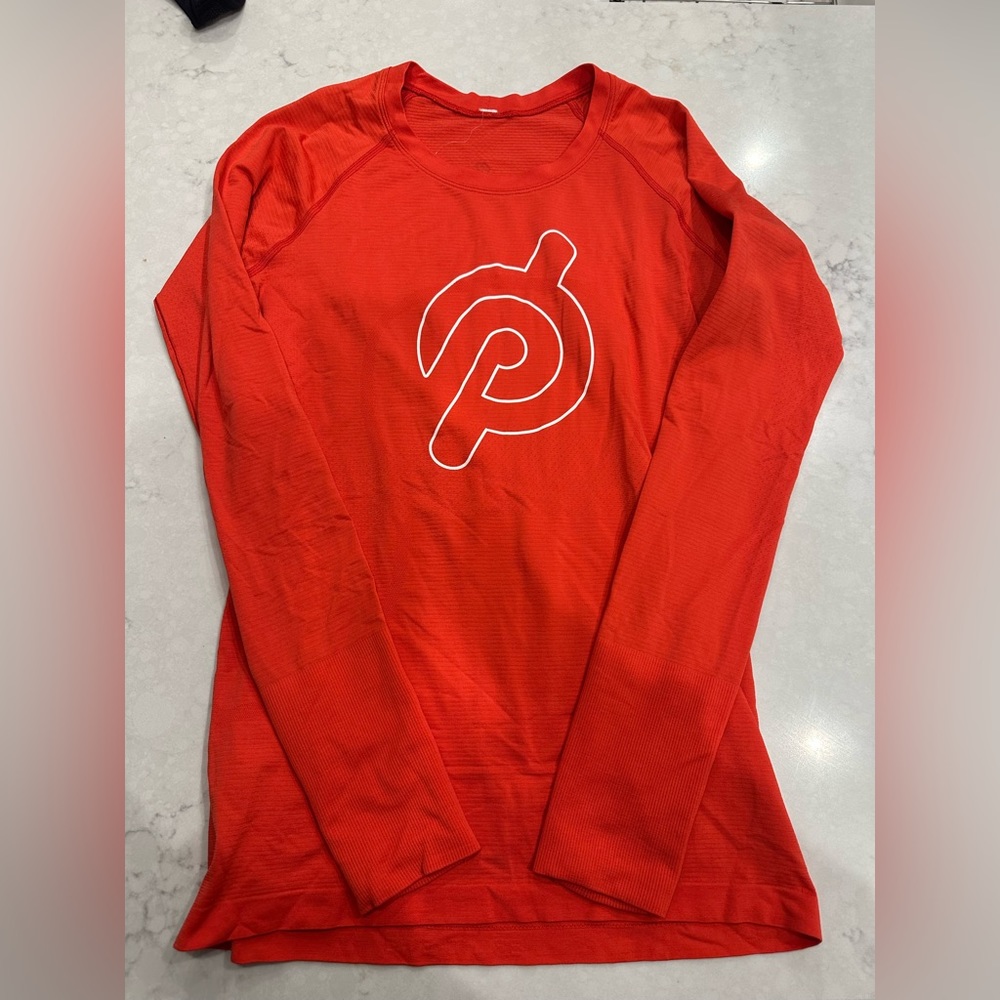 Lulu lemon long sleeve swiftly